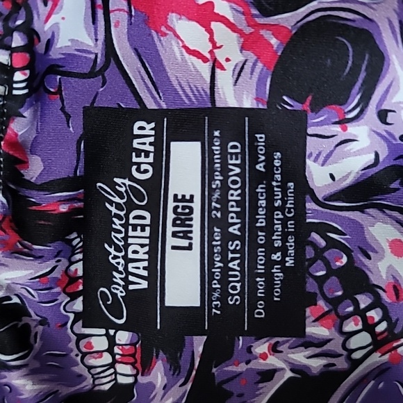 CVG ~ Constantly Varied Gear Toxic Skulls Capri Large - Picture 3 of 4